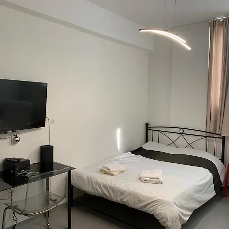 Holodek Goudi Semi-basement Appartamento