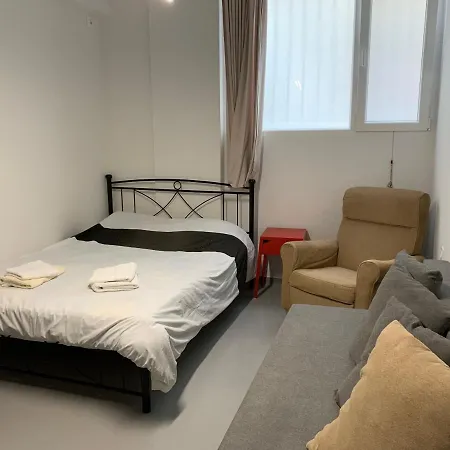 Holodek Goudi Semi-basement Appartamento